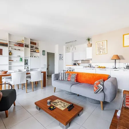 Апартаменты Standing Flat In The Hart Of Juan Les Pins *